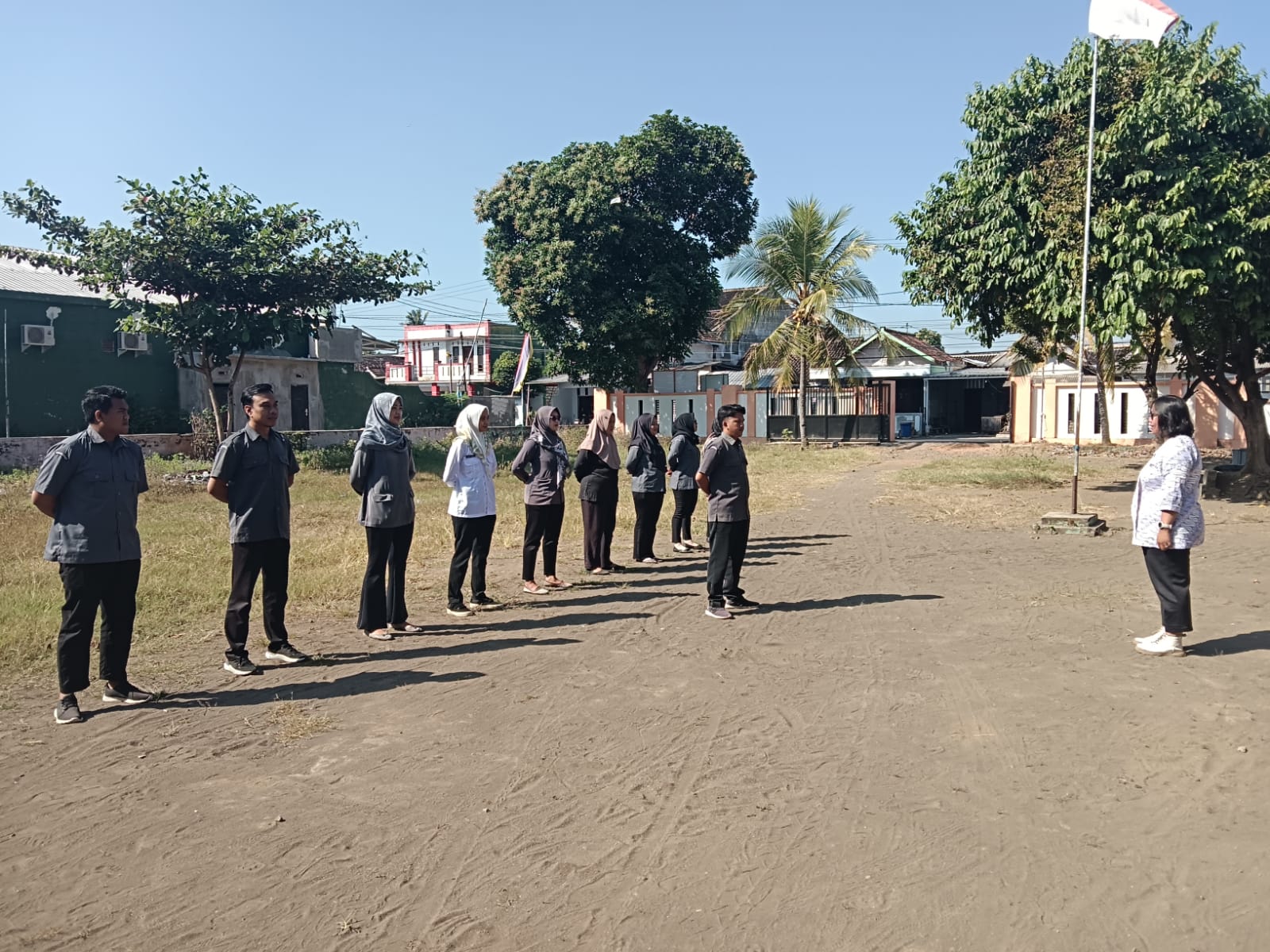 Apel pagi, Lutfiati sebagai Pembina apel